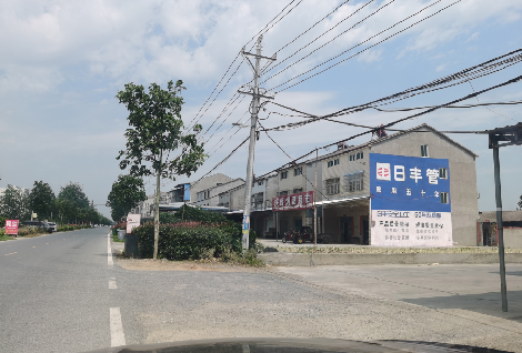 云龙如何能保证墙体广告的醒目性？