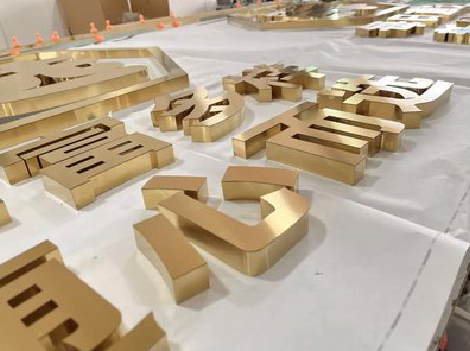 云龙拉丝不锈钢字的特点。